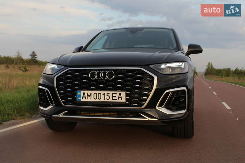 Позашляховик / Кросовер Audi Q5 2021 в 