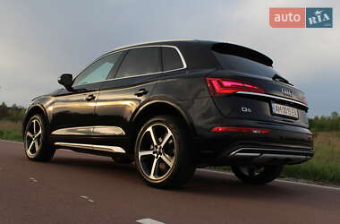 Позашляховик / Кросовер Audi Q5 2021 в 