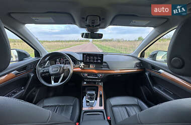 Позашляховик / Кросовер Audi Q5 2021 в 