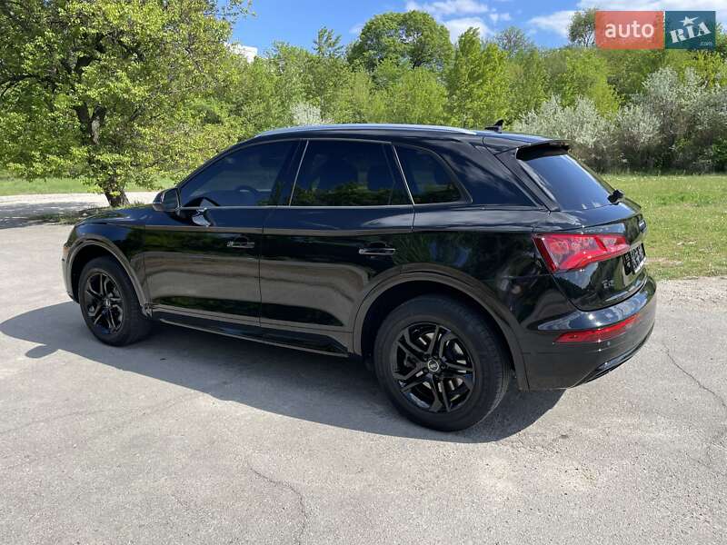 Внедорожник / Кроссовер Audi Q5 2018 в Днепре
