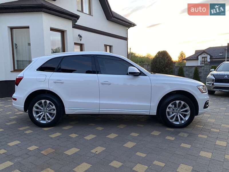 Позашляховик / Кросовер Audi Q5 2015 в Рівному
