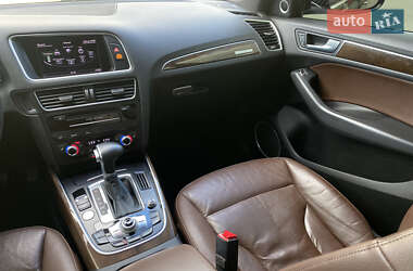 Внедорожник / Кроссовер Audi Q5 2015 в 