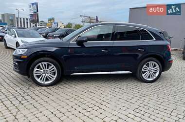 Внедорожник / Кроссовер Audi Q5 2018 в 