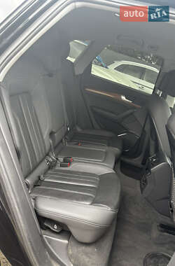Позашляховик / Кросовер Audi Q5 2020 в 