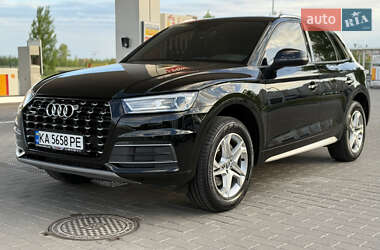 Внедорожник / Кроссовер Audi Q5 2017 в 