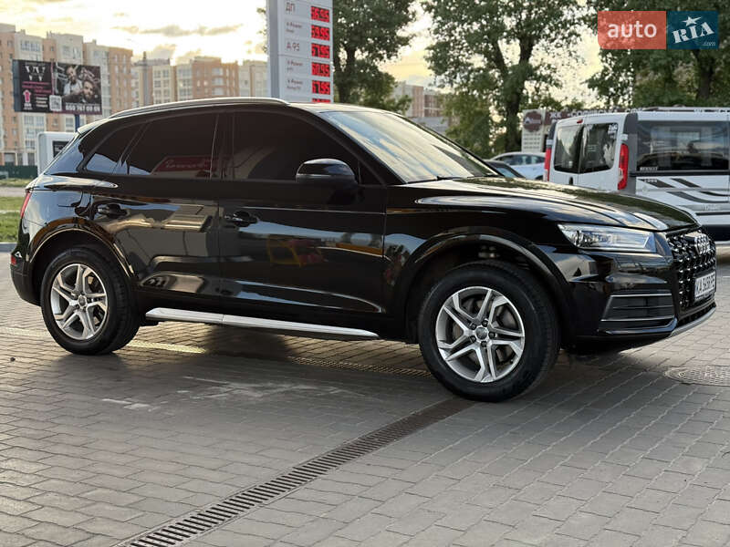Внедорожник / Кроссовер Audi Q5 2017 в Киеве