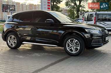 Внедорожник / Кроссовер Audi Q5 2017 в 