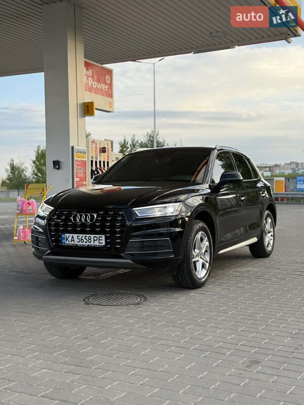 Внедорожник / Кроссовер Audi Q5 2017 в Киеве
