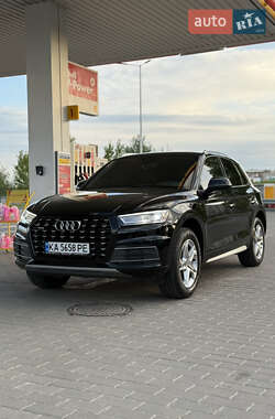Внедорожник / Кроссовер Audi Q5 2017 в 