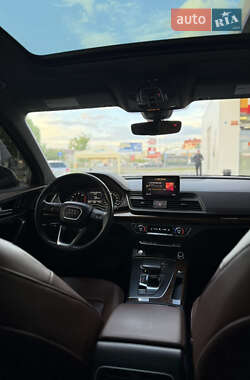 Внедорожник / Кроссовер Audi Q5 2017 в 