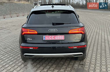 Позашляховик / Кросовер Audi Q5 2018 в 