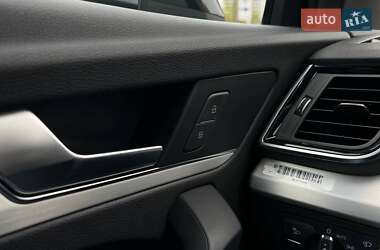 Внедорожник / Кроссовер Audi Q5 2022 в 