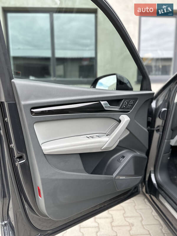 Внедорожник / Кроссовер Audi Q5 2019 в Львове