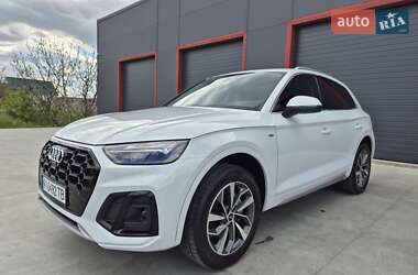 Внедорожник / Кроссовер Audi Q5 2022 в 
