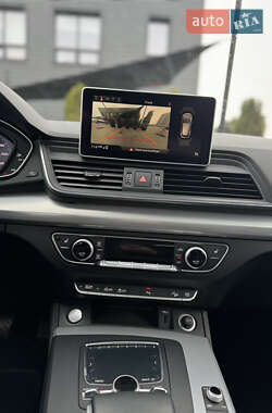 Внедорожник / Кроссовер Audi Q5 2018 в 