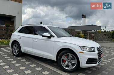 Позашляховик / Кросовер Audi Q5 2018 в 