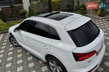 Позашляховик / Кросовер Audi Q5 2018 в 