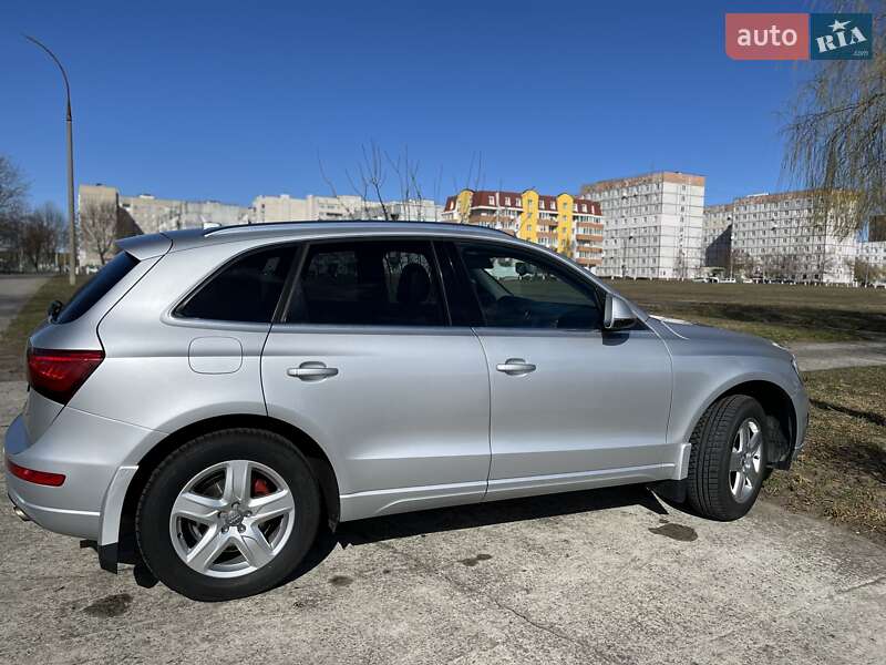 Внедорожник / Кроссовер Audi Q5 2010 в Нетешине фото 13 Внедорожник / Кроссовер Audi Q5 2010 в Нетешине