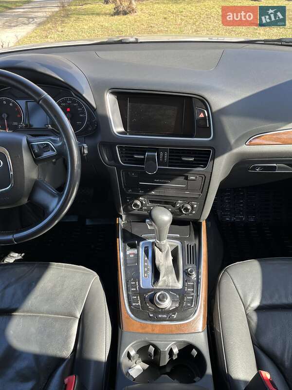 Внедорожник / Кроссовер Audi Q5 2010 в Нетешине фото 37 Внедорожник / Кроссовер Audi Q5 2010 в Нетешине