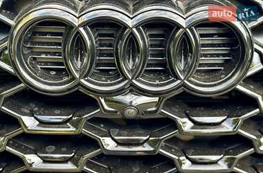 Позашляховик / Кросовер Audi Q5 2021 в 