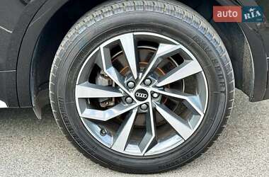 Позашляховик / Кросовер Audi Q5 2021 в 