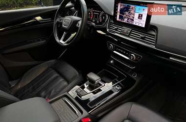 Позашляховик / Кросовер Audi Q5 2021 в 