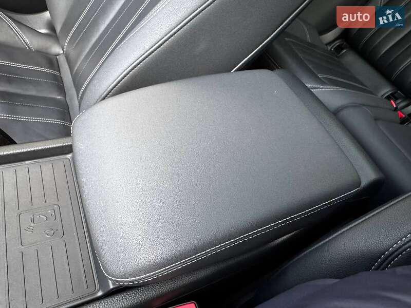 Внедорожник / Кроссовер Audi Q5 2021 в Киеве