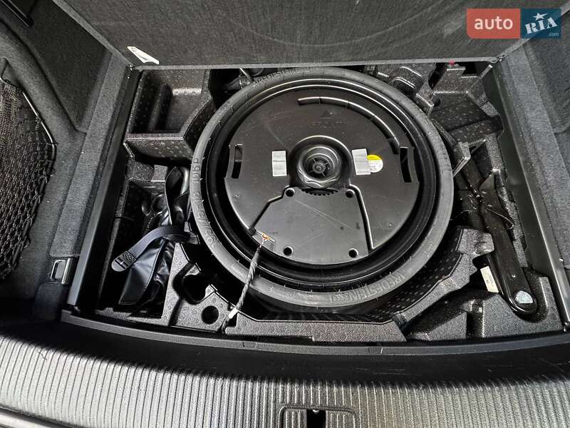 Внедорожник / Кроссовер Audi Q5 2021 в Киеве