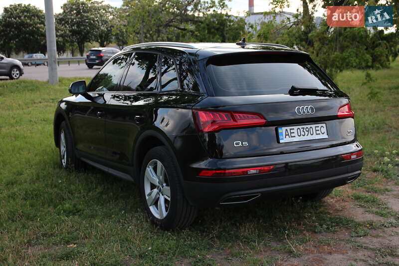 Внедорожник / Кроссовер Audi Q5 2017 в Днепре