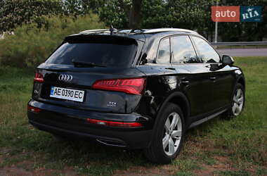 Позашляховик / Кросовер Audi Q5 2017 в 
