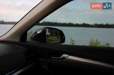 Позашляховик / Кросовер Audi Q5 2017 в 