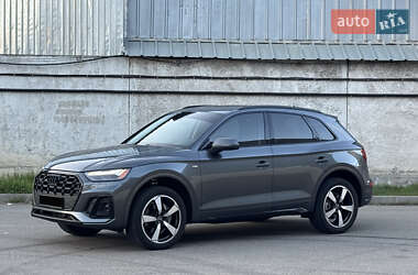 Внедорожник / Кроссовер Audi Q5 2021 в 