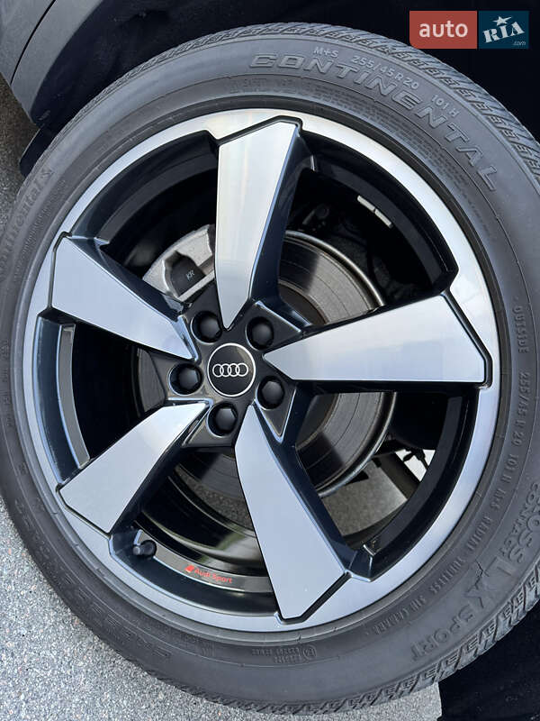 Внедорожник / Кроссовер Audi Q5 2021 в Киеве