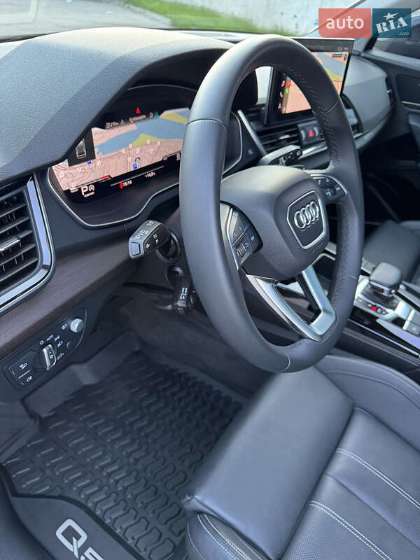 Внедорожник / Кроссовер Audi Q5 2021 в Киеве