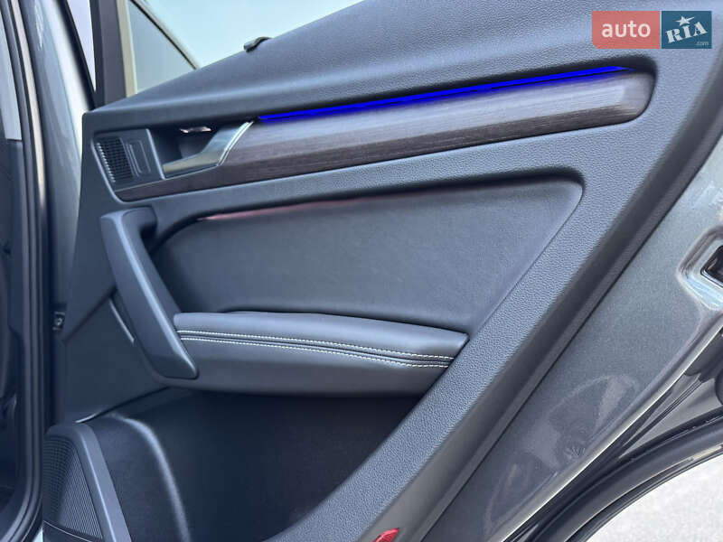 Внедорожник / Кроссовер Audi Q5 2021 в Киеве