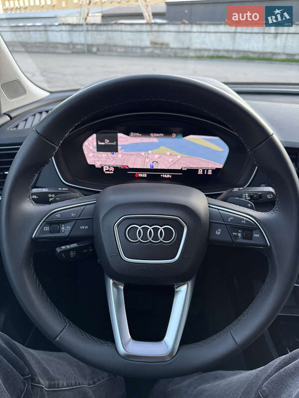 Внедорожник / Кроссовер Audi Q5 2021 в Киеве
