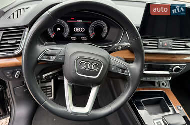 Внедорожник / Кроссовер Audi Q5 2021 в 