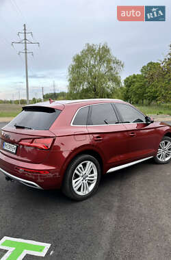 Позашляховик / Кросовер Audi Q5 2018 в 