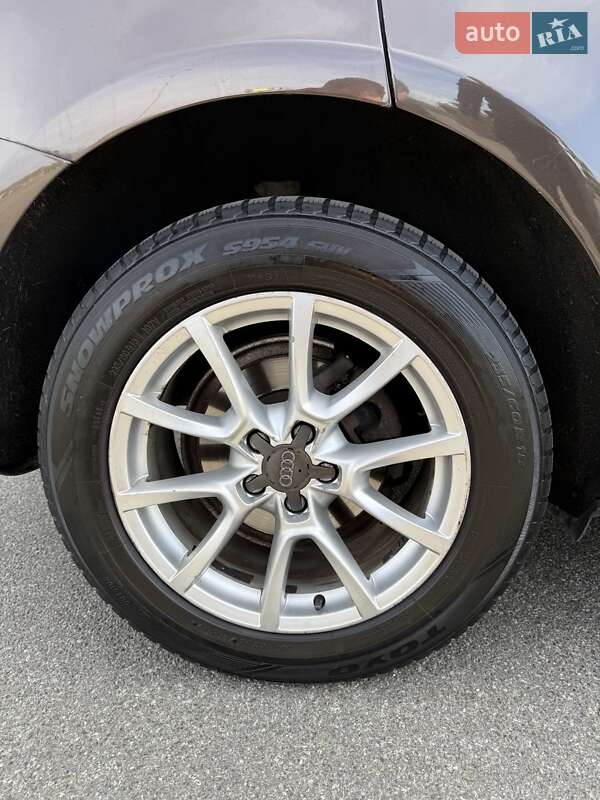 Внедорожник / Кроссовер Audi Q5 2011 в Киеве