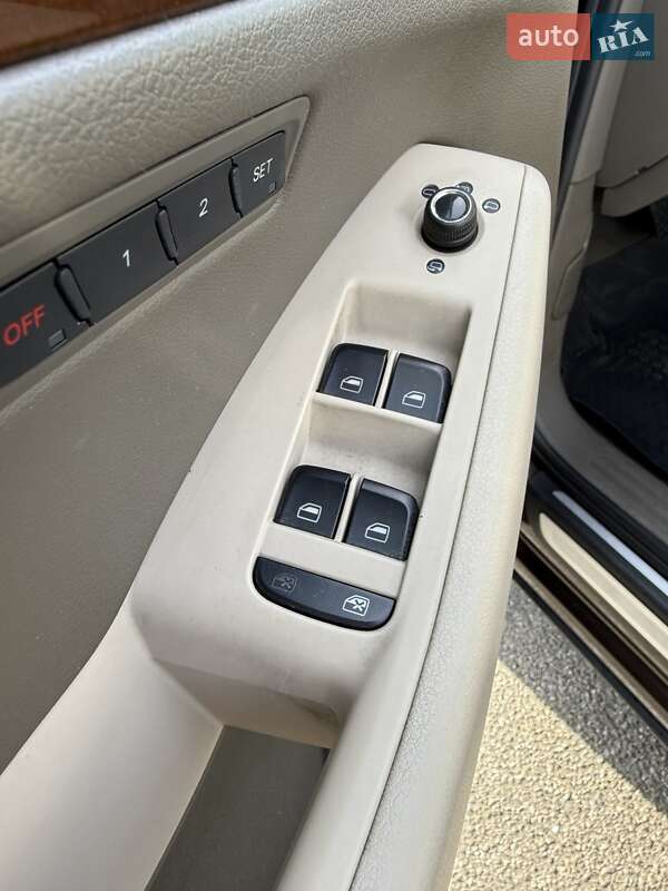 Внедорожник / Кроссовер Audi Q5 2011 в Киеве
