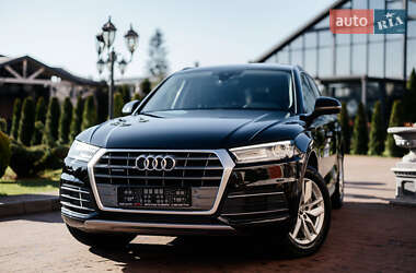 Позашляховик / Кросовер Audi Q5 2020 в 