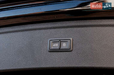 Позашляховик / Кросовер Audi Q5 2020 в 