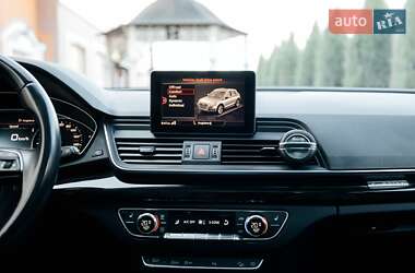 Позашляховик / Кросовер Audi Q5 2020 в 