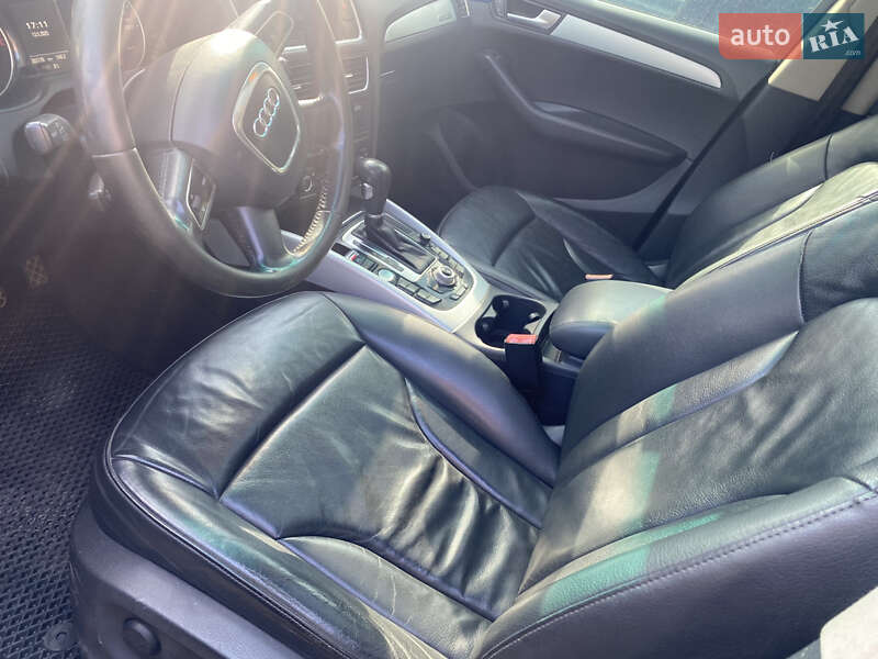 Внедорожник / Кроссовер Audi Q5 2010 в Хмельницком