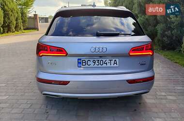 Внедорожник / Кроссовер Audi Q5 2017 в 