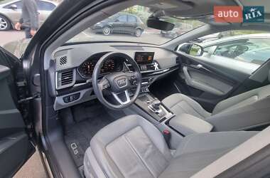 Позашляховик / Кросовер Audi Q5 2019 в 