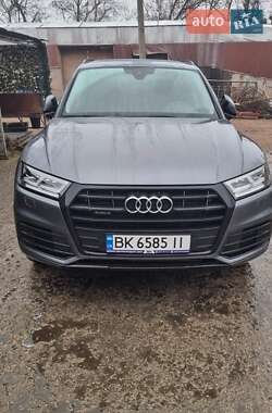 Позашляховик / Кросовер Audi Q5 2019 в 