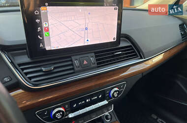 Внедорожник / Кроссовер Audi Q5 2021 в 