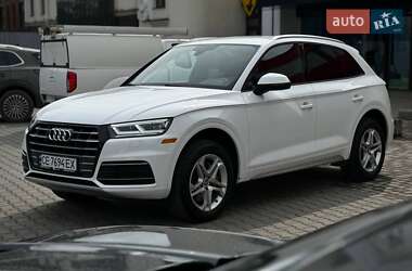 Внедорожник / Кроссовер Audi Q5 2018 в 