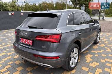 Внедорожник / Кроссовер Audi Q5 2018 в 